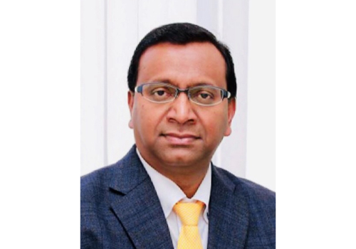 代表者　マンジュラ・セナラトナ